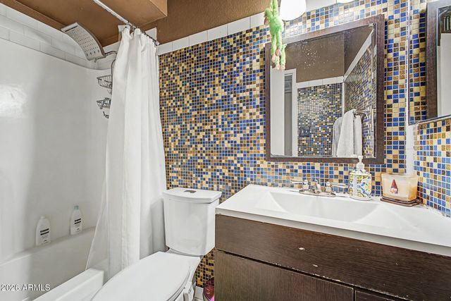 5221 E SAGUARO Circle, Phoenix, AZ 85044