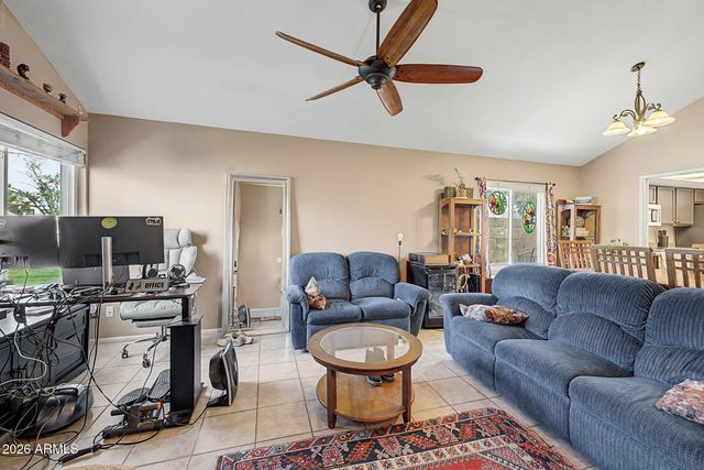 5221 E SAGUARO Circle, Phoenix, AZ 85044