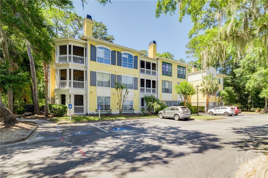 Image 2 of property listing at 3334 Whitemarsh Way, Savannah, GA 31410