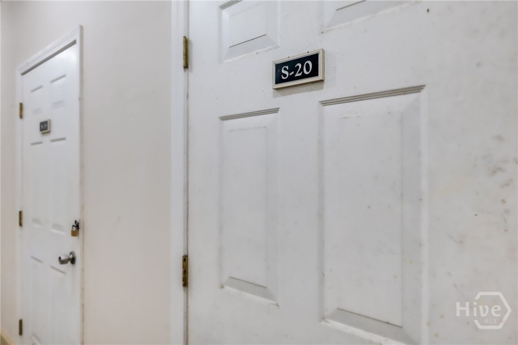 Image 27 of property listing at 3334 Whitemarsh Way, Savannah, GA 31410