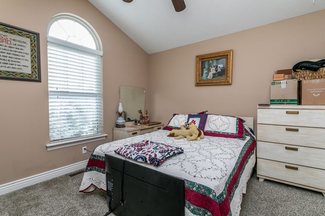 4601 MAPLE LEAF DR, Columbia, MO 65201