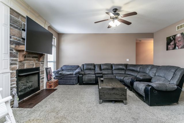 4601 MAPLE LEAF DR, Columbia, MO 65201