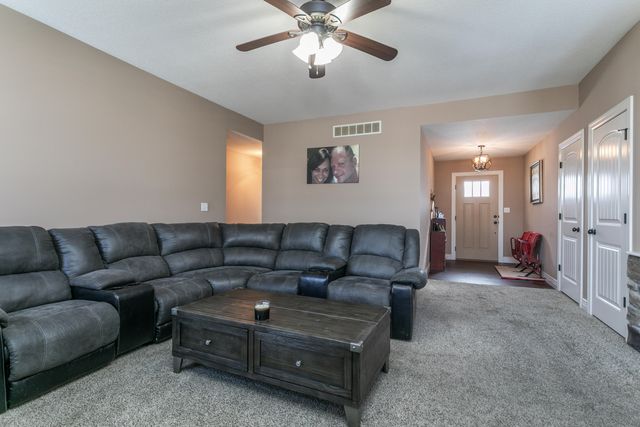 4601 MAPLE LEAF DR, Columbia, MO 65201