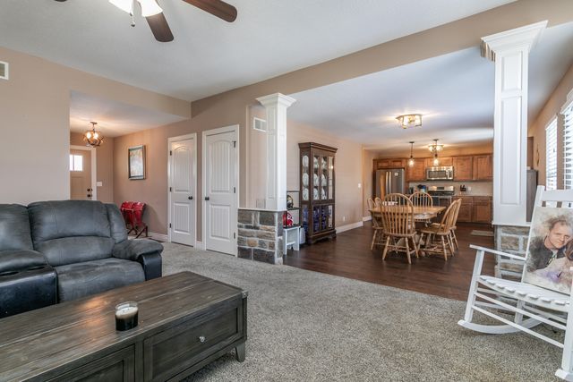 4601 MAPLE LEAF DR, Columbia, MO 65201