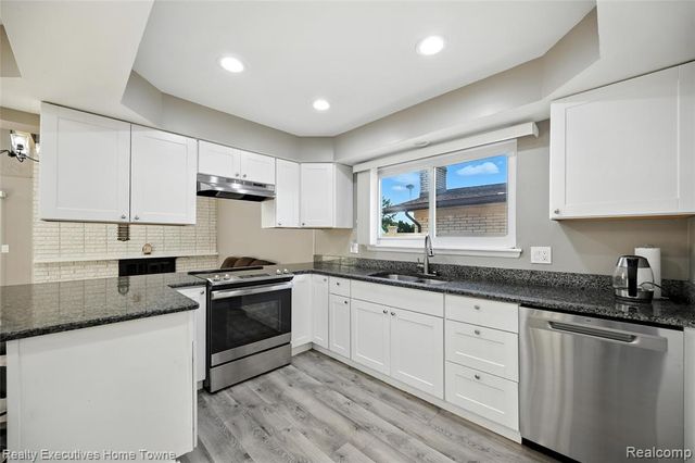 37011 Tricia Drive, Sterling Heights, MI 48310