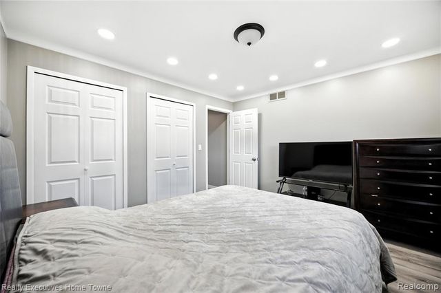 37011 Tricia Drive, Sterling Heights, MI 48310