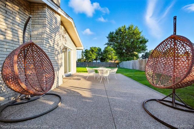 37011 Tricia Drive, Sterling Heights, MI 48310