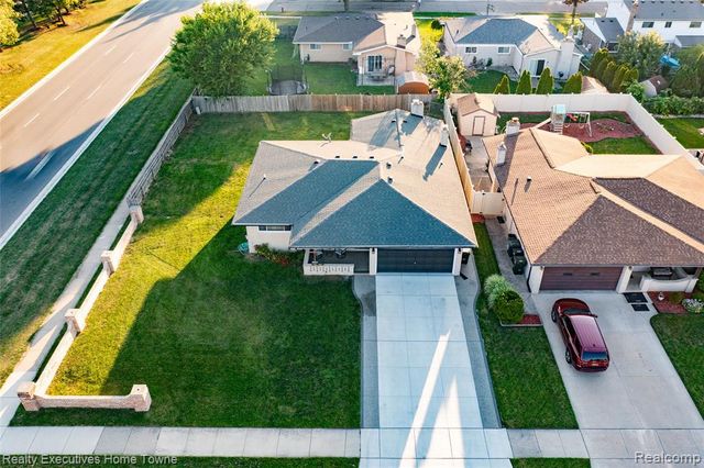 37011 Tricia Drive, Sterling Heights, MI 48310