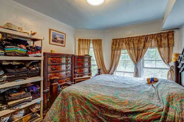 2832 N Mozart Street, Chicago, IL 60618