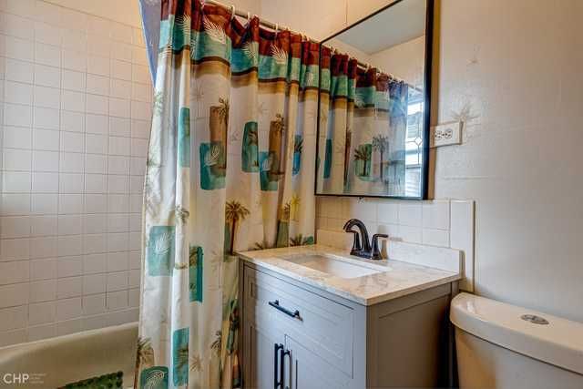 2832 N Mozart Street, Chicago, IL 60618