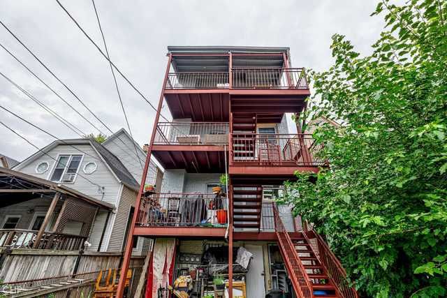 2832 N Mozart Street, Chicago, IL 60618