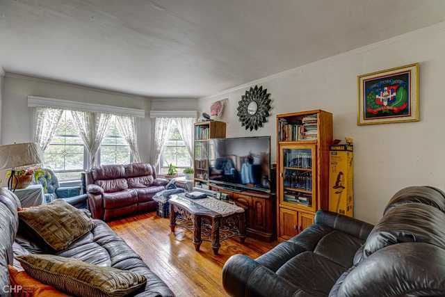 2832 N Mozart Street, Chicago, IL 60618