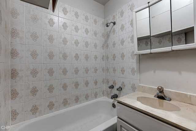 2832 N Mozart Street, Chicago, IL 60618