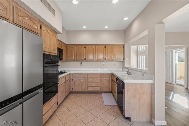 7900 Abalone Cove Drive, Las Vegas, NV 89128