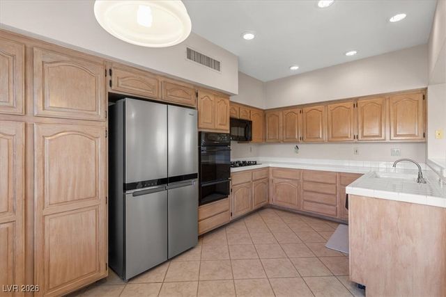 7900 Abalone Cove Drive, Las Vegas, NV 89128