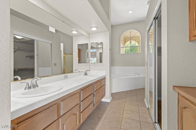 7900 Abalone Cove Drive, Las Vegas, NV 89128