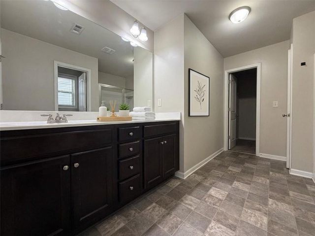 910 Walnut Woods Drive, Braselton, GA 30517