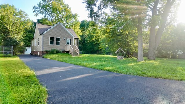 10703 W Woodland Avenue, Beach Park, IL 60087