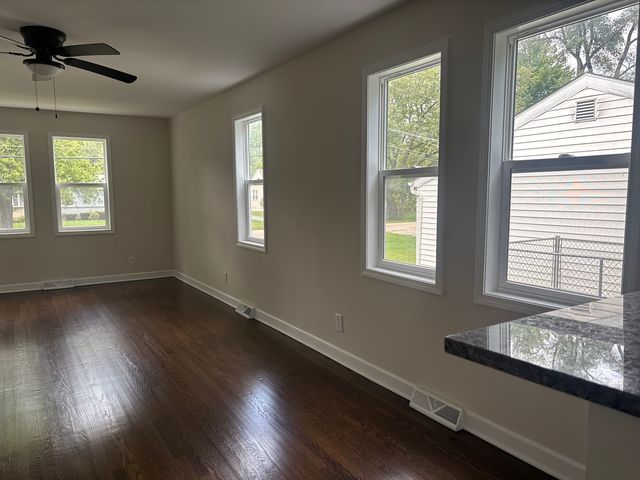 10703 W Woodland Avenue, Beach Park, IL 60087