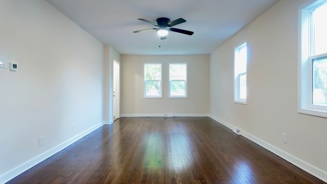 10703 W Woodland Avenue, Beach Park, IL 60087