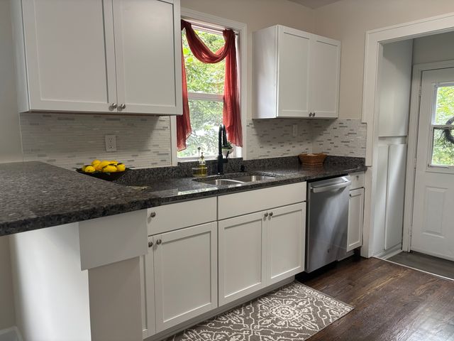 10703 W Woodland Avenue, Beach Park, IL 60087