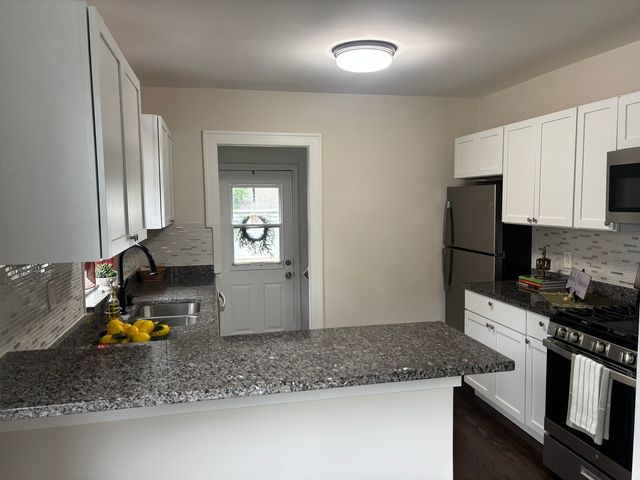 10703 W Woodland Avenue, Beach Park, IL 60087