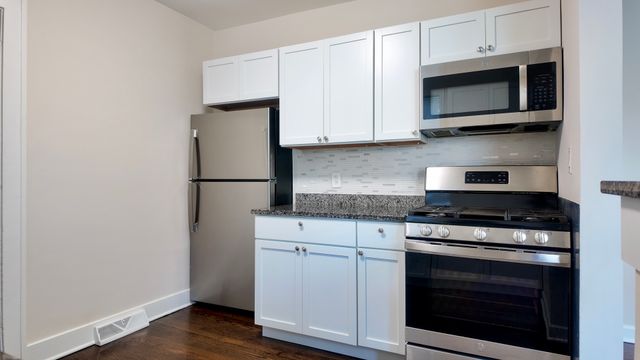 10703 W Woodland Avenue, Beach Park, IL 60087