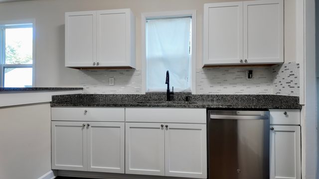 10703 W Woodland Avenue, Beach Park, IL 60087