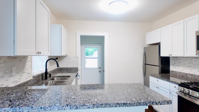 10703 W Woodland Avenue, Beach Park, IL 60087