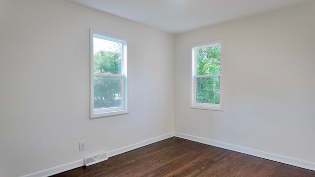 10703 W Woodland Avenue, Beach Park, IL 60087