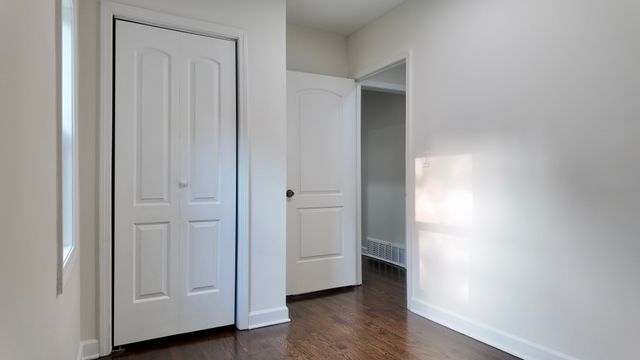 10703 W Woodland Avenue, Beach Park, IL 60087