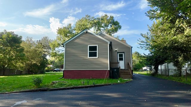 10703 W Woodland Avenue, Beach Park, IL 60087