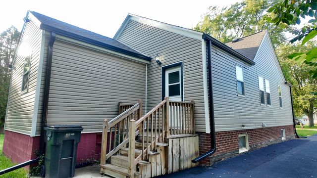 10703 W Woodland Avenue, Beach Park, IL 60087