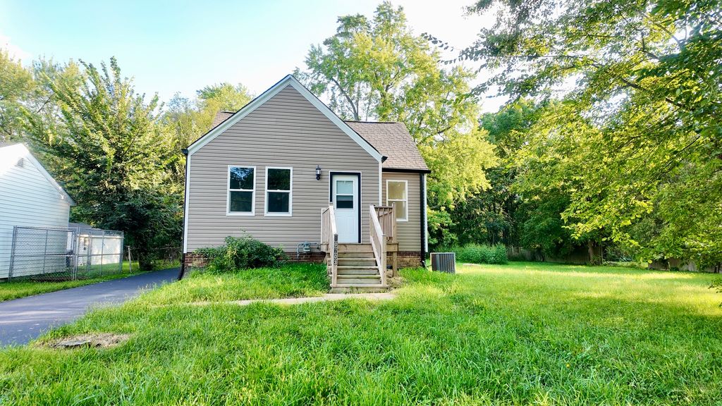 10703 W Woodland Avenue, Beach Park, IL 60087