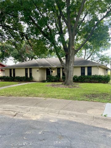 6115 Red Bird Court, Dallas, TX 75232