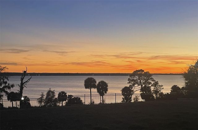 650 W 11TH AVENUE, Mount Dora, FL 32757
