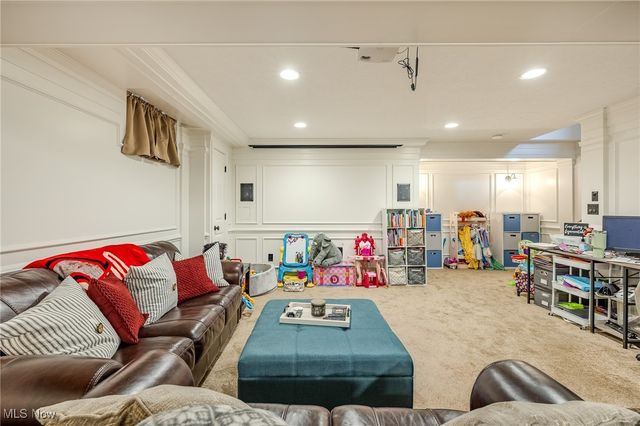 38694 Andrews Ridge Way, Willoughby, OH 44094