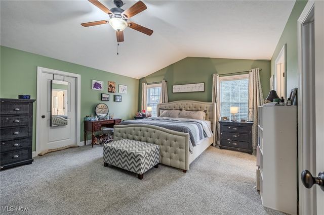 38694 Andrews Ridge Way, Willoughby, OH 44094