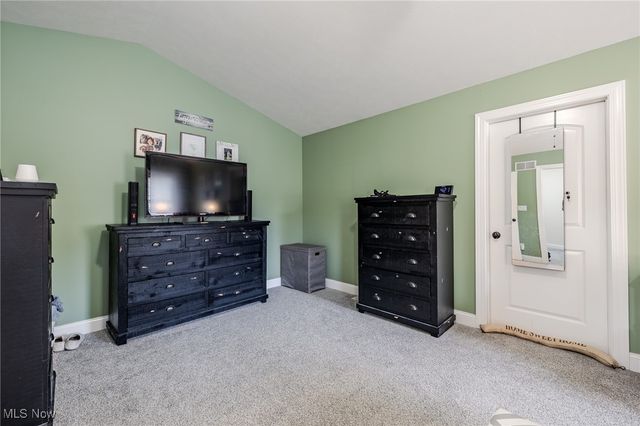 38694 Andrews Ridge Way, Willoughby, OH 44094