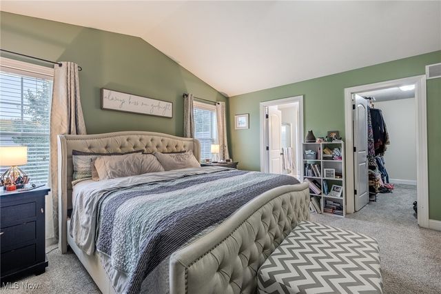 38694 Andrews Ridge Way, Willoughby, OH 44094