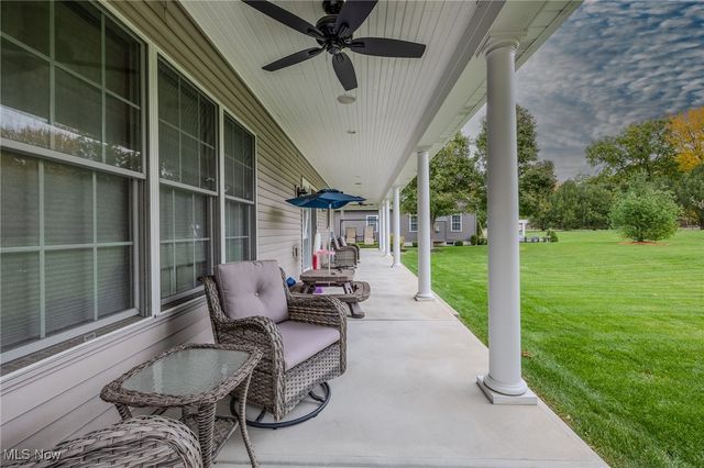 38694 Andrews Ridge Way, Willoughby, OH 44094