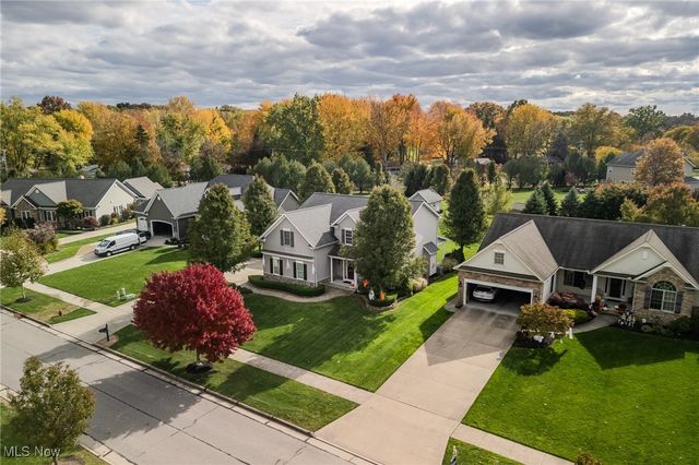 38694 Andrews Ridge Way, Willoughby, OH 44094
