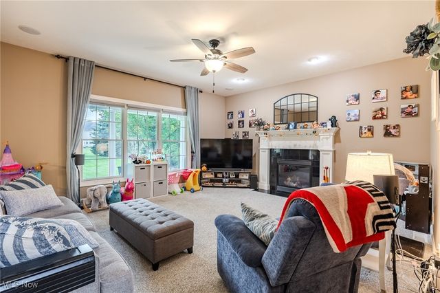 38694 Andrews Ridge Way, Willoughby, OH 44094