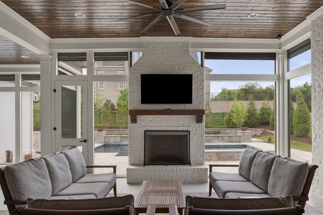 1701 Southwick Dr, Brentwood, TN 37027