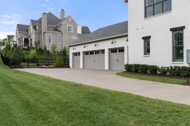 1701 Southwick Dr, Brentwood, TN 37027