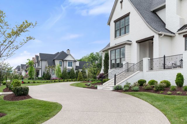 1701 Southwick Dr, Brentwood, TN 37027