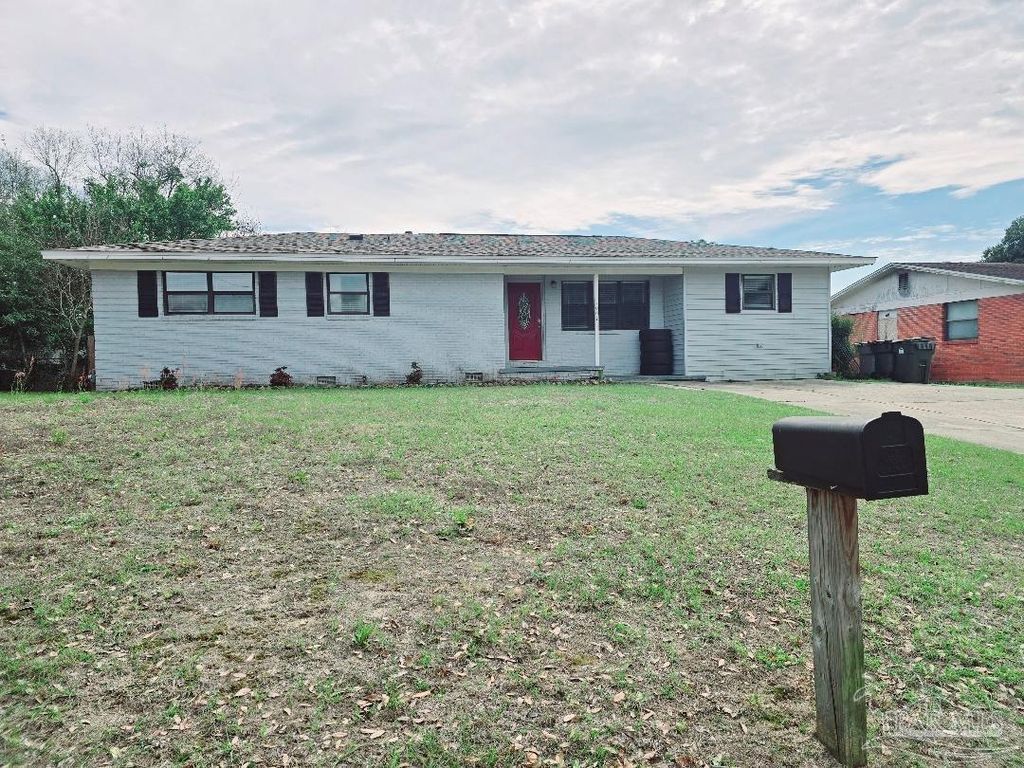 1007 Rainbow Ave, Pensacola, FL 32526