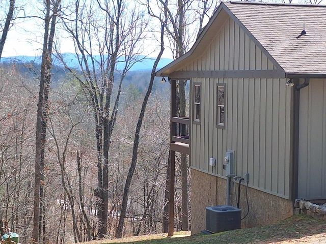 241 Wolf Creek Mountain Road, Mineral Bluff, GA 30559