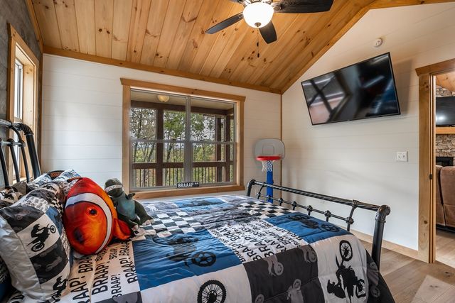 241 Wolf Creek Mountain Road, Mineral Bluff, GA 30559