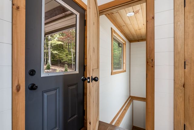 241 Wolf Creek Mountain Road, Mineral Bluff, GA 30559